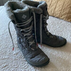 Columbia Women's Gray Quilted Winter Boots